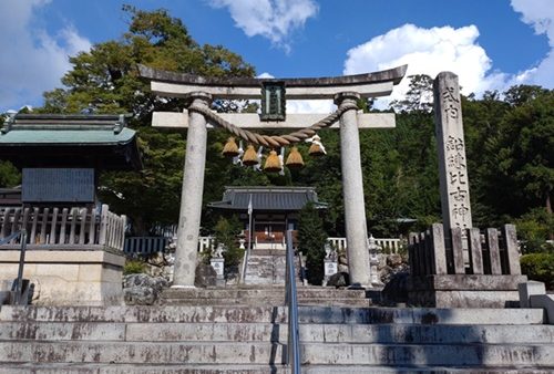 鉛練比古神社